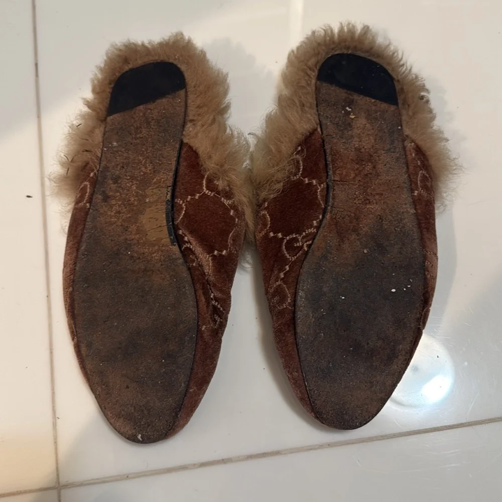 Gucci Tan Velvet Fur-Lined Mules - Picture 2 of 4